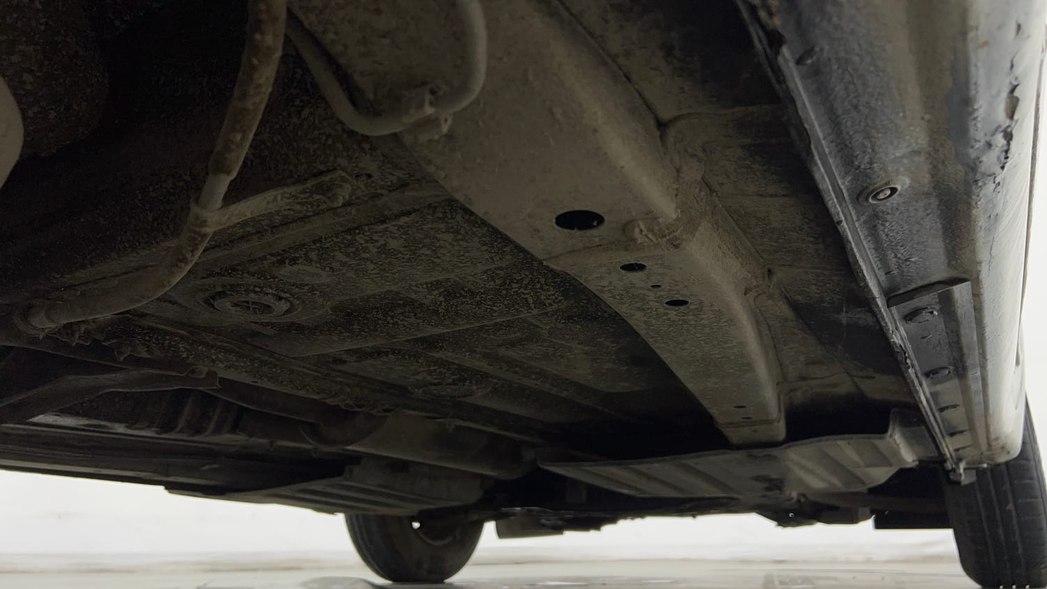Used 2023 Maruti Suzuki Swift VXi Petrol Manual extra REAR RIGHT UNDERBODY VIEW
