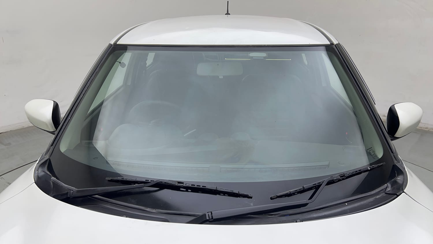 Used 2023 Maruti Suzuki Swift VXi Petrol Manual exterior FRONT WINDSHIELD VIEW