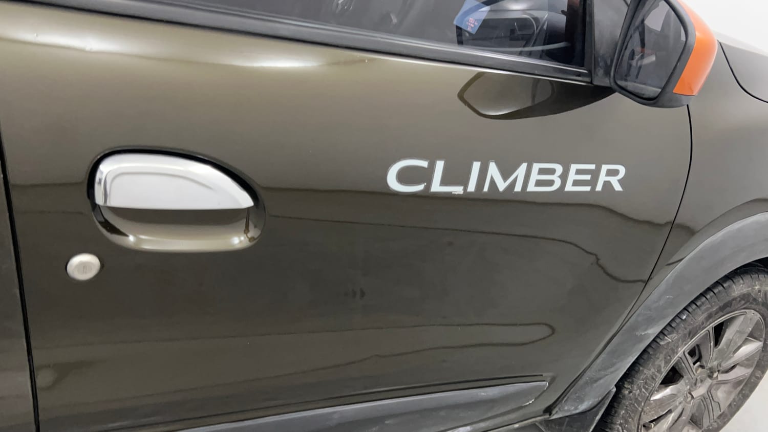 Used 2021 Renault Kwid CLIMBER 1.0 (O) Petrol Manual dents MINOR SCRATCH