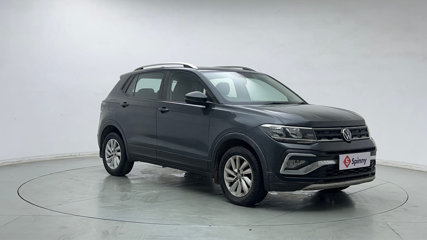 Used 2022 Volkswagen Taigun Highline 1.0 TSI MT Petrol Manual exterior RIGHT FRONT CORNER VIEW