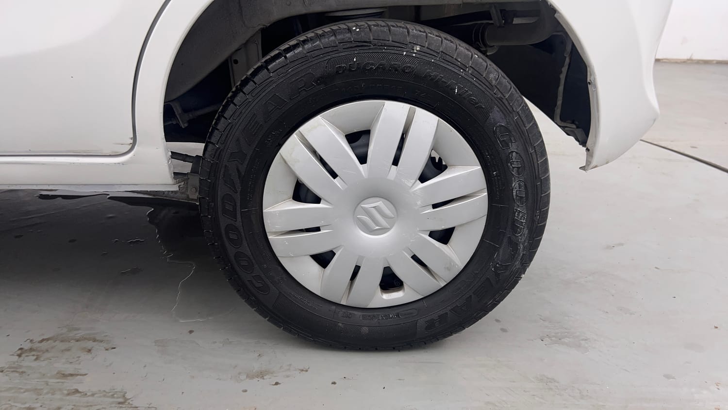 Used 2017 Maruti Suzuki Alto 800 LXi Petrol Manual tyres LEFT REAR TYRE RIM VIEW