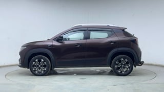 Used 2023 Renault Kiger RXZ MT Petrol Manual exterior LEFT SIDE VIEW