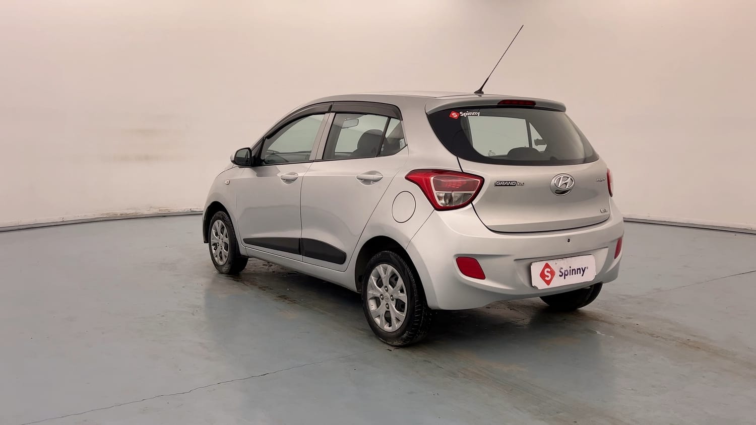 Used 2015 Hyundai Grand i10 Magna 1.2 Kappa VTVT Petrol Manual exterior LEFT REAR CORNER VIEW