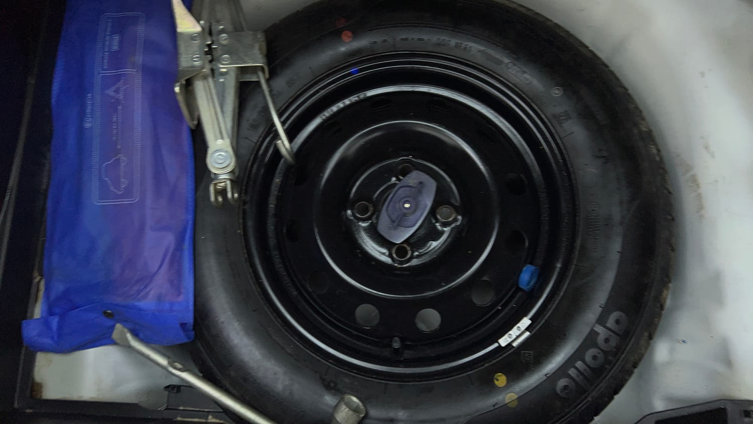 Used 2023 Maruti Suzuki Swift VXi Petrol Manual tyres SPARE TYRE VIEW