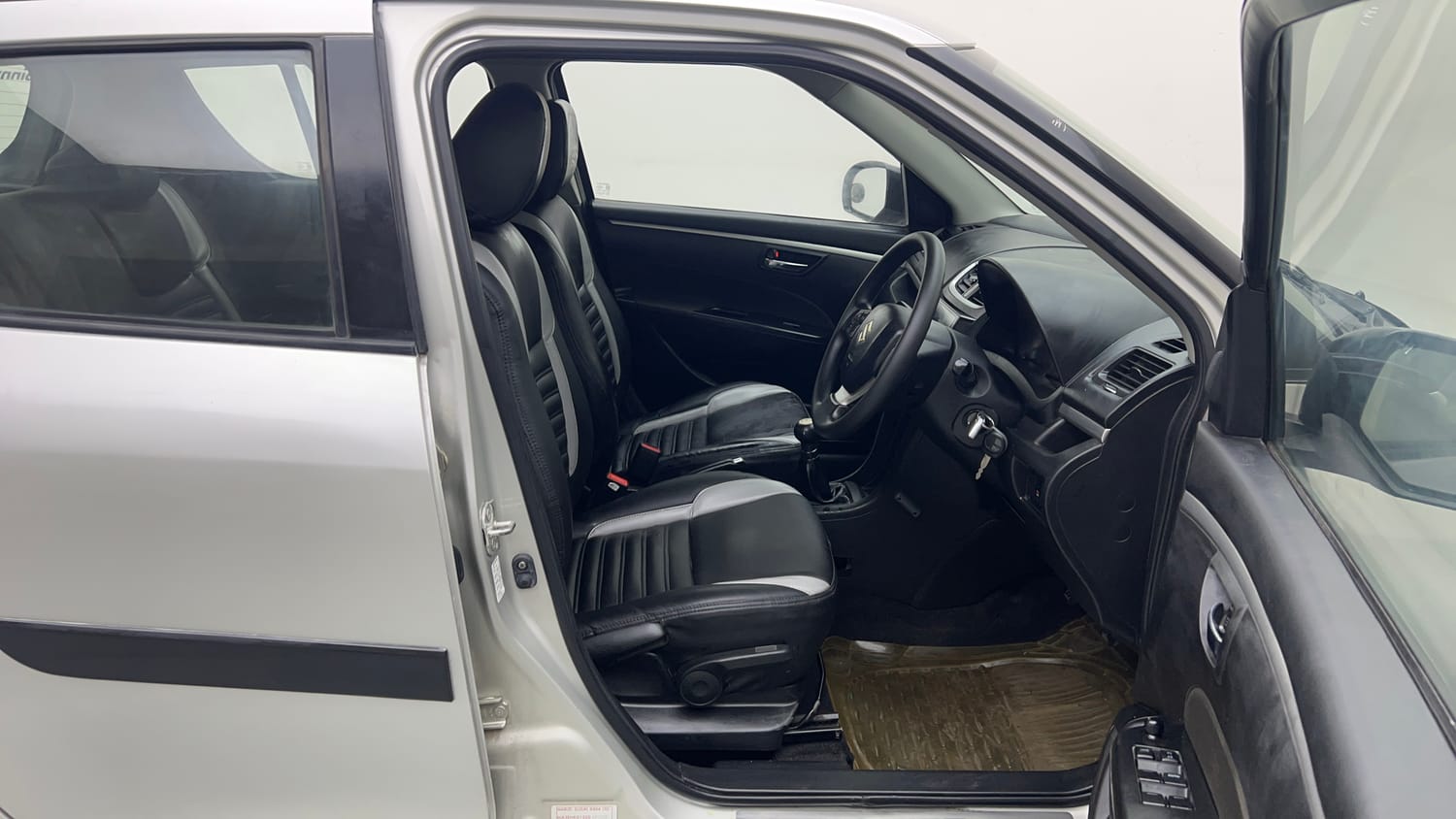 Used 2014 Maruti Suzuki Swift ZXi Petrol Manual interior RIGHT SIDE FRONT DOOR CABIN VIEW