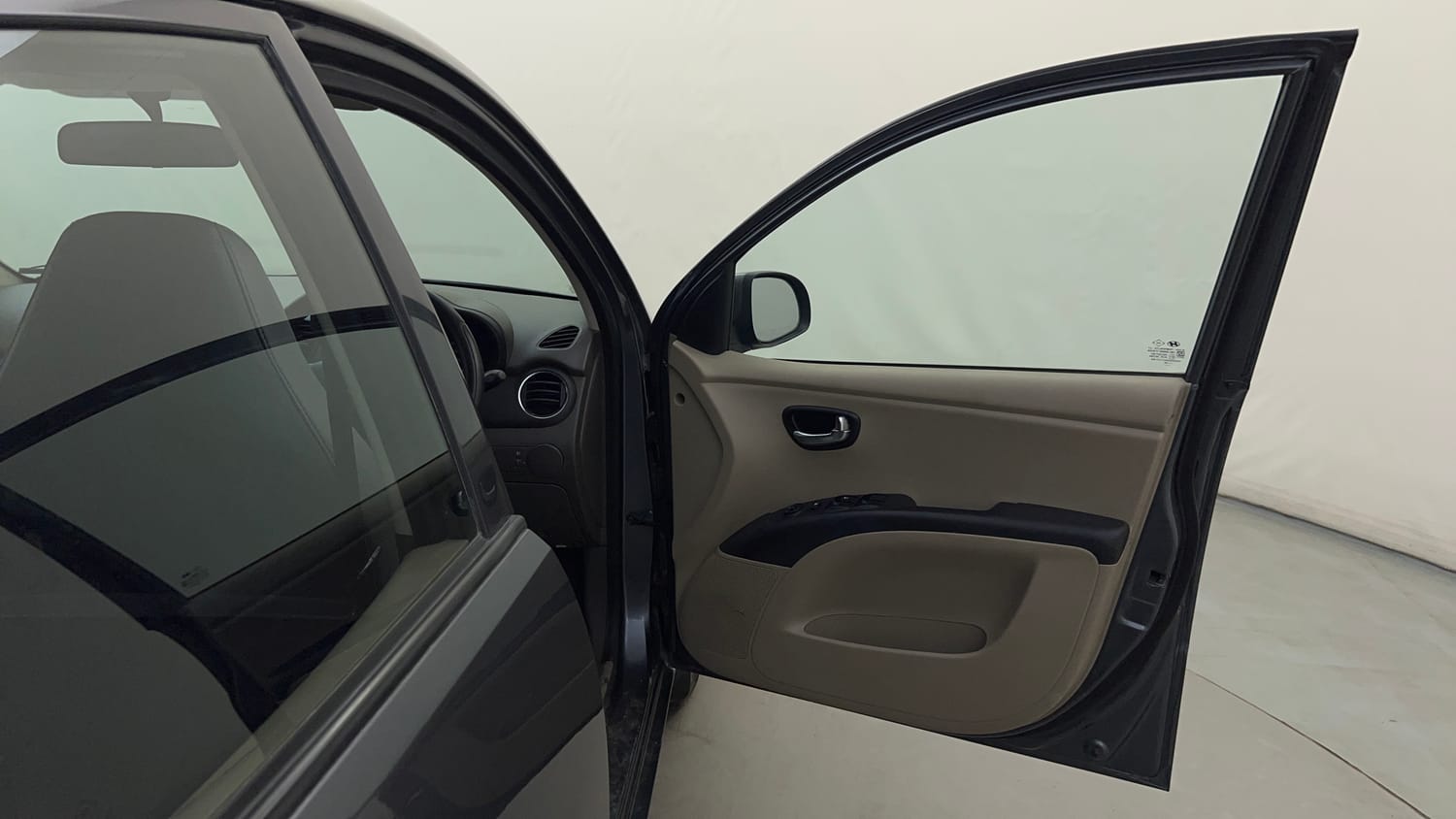 Used 2013 Hyundai i10 Sportz 1.2 Kappa2 Petrol Manual interior RIGHT FRONT DOOR OPEN VIEW