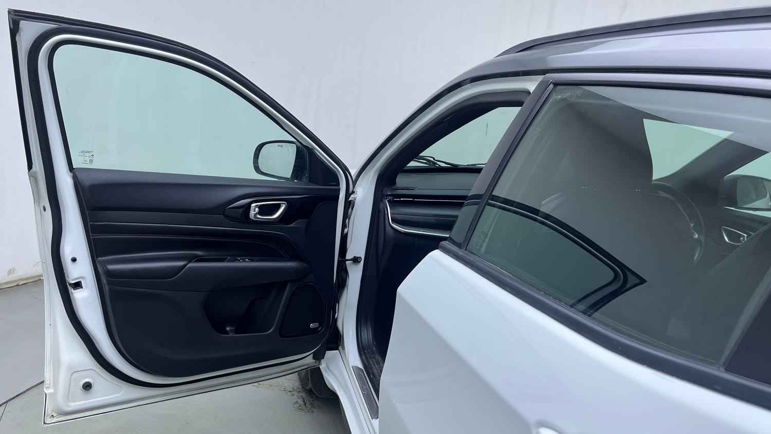 Used 2022 Jeep Compass Model S (O) Diesel 4x4 AT Diesel Automatic interior LEFT FRONT DOOR OPEN VIEW