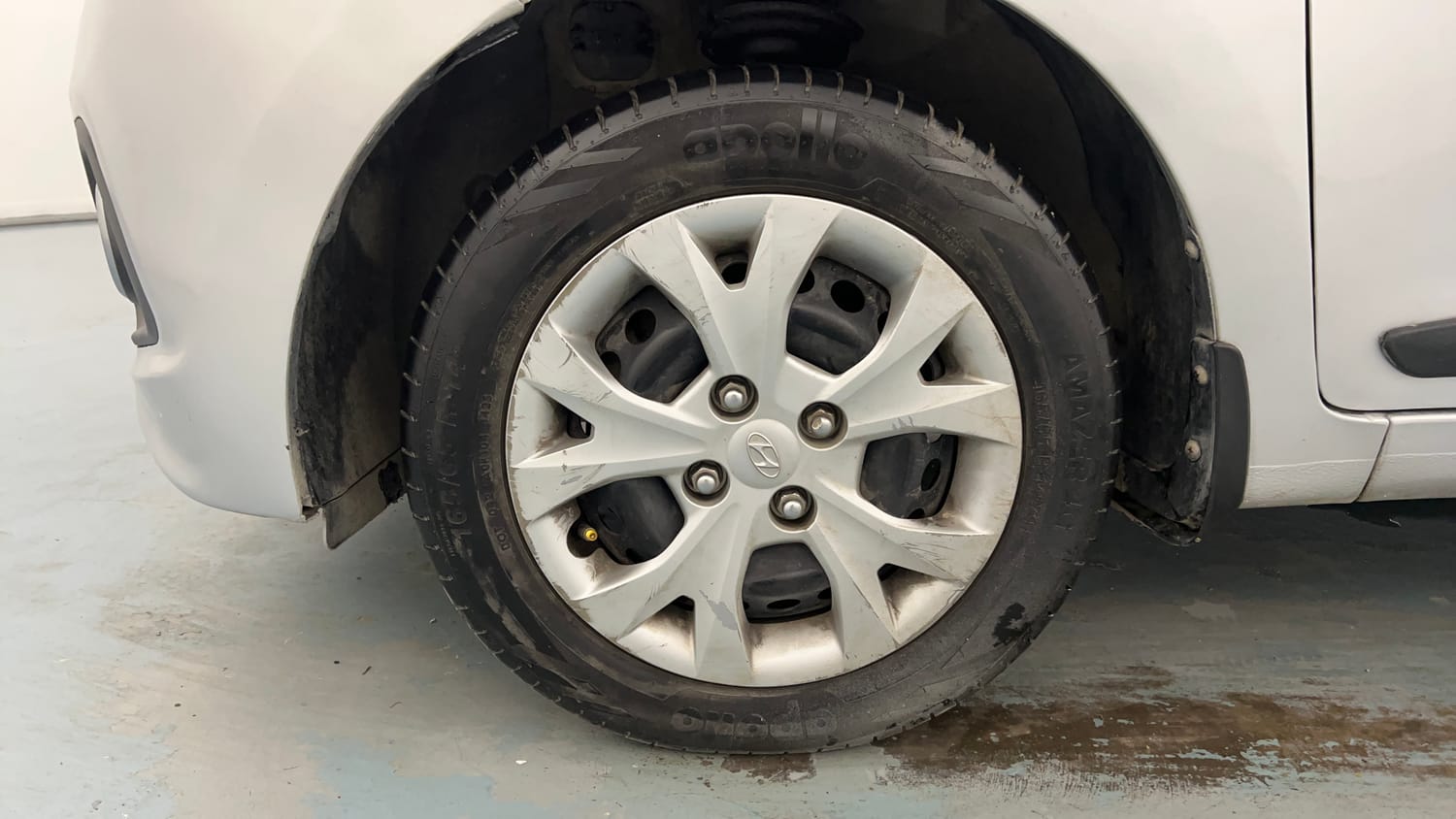 Used 2015 Hyundai Grand i10 Magna 1.2 Kappa VTVT Petrol Manual tyres LEFT FRONT TYRE RIM VIEW