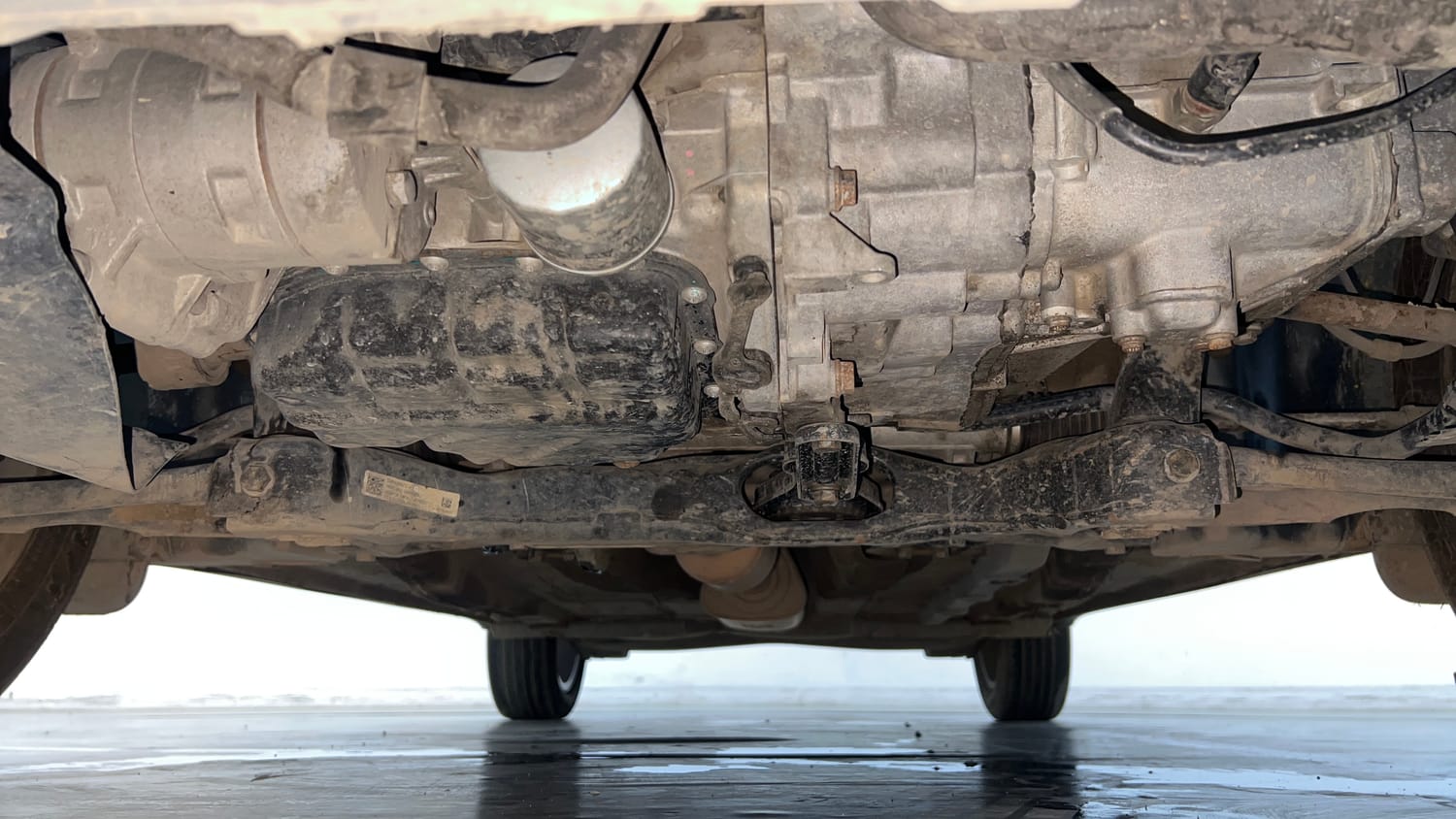 Used 2022 Volkswagen Taigun Highline 1.0 TSI MT Petrol Manual extra FRONT LEFT UNDERBODY VIEW