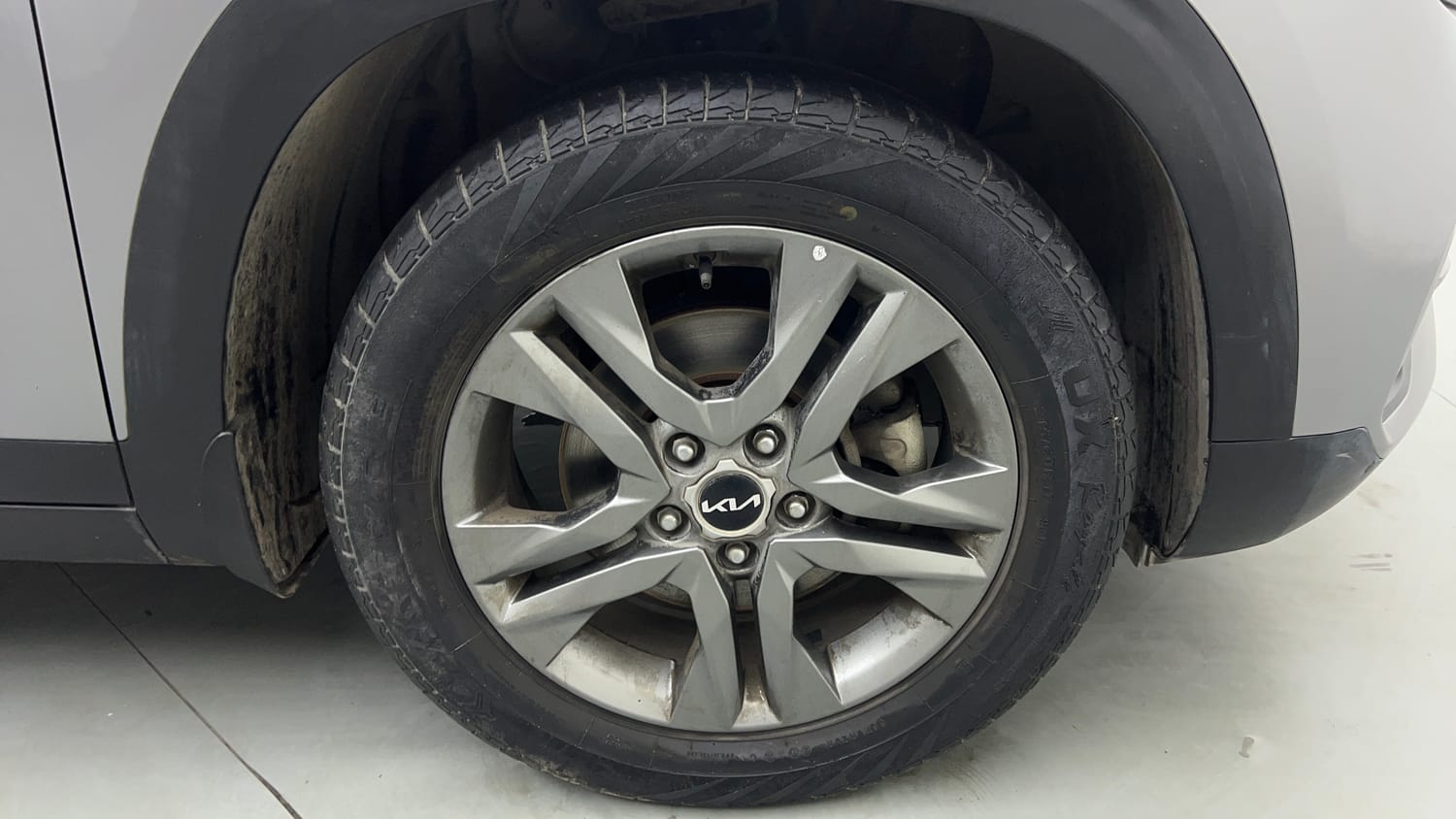 Used 2022 kia Seltos HTX 1.5 IVT Petrol Automatic tyres RIGHT FRONT TYRE RIM VIEW