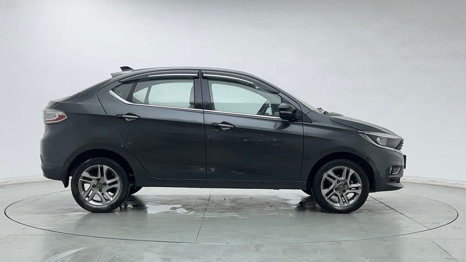 Used 2023 Tata Tigor XZ Plus Leatherette Pack Petrol Manual exterior RIGHT SIDE VIEW