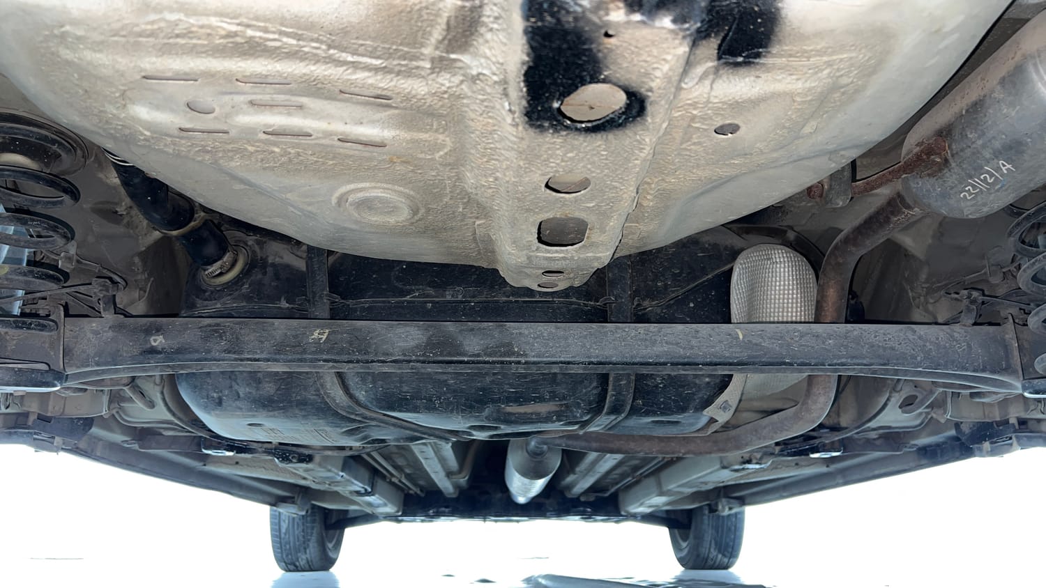 Used 2015 Maruti Suzuki Swift ZXi Petrol Manual extra REAR UNDERBODY VIEW (TAKEN FROM REAR)