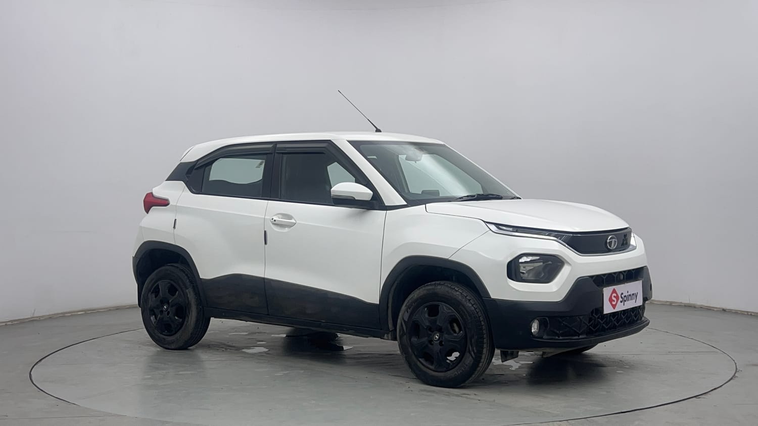 Used 2023 Tata Punch Accomplished AMT Petrol Automatic exterior RIGHT FRONT CORNER VIEW