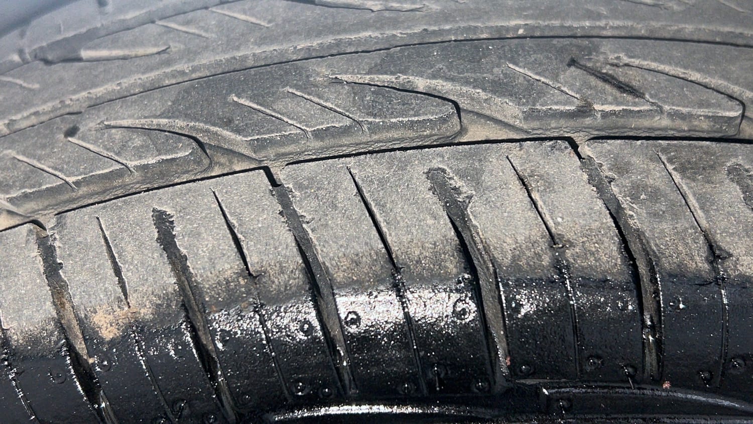 Used 2017 Maruti Suzuki Alto 800 LXi Petrol Manual tyres LEFT FRONT TYRE TREAD VIEW