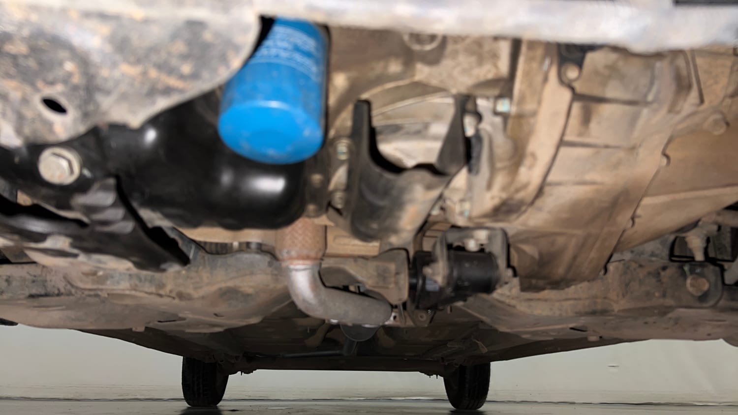 Used 2013 Hyundai i10 Sportz 1.2 Kappa2 Petrol Manual extra FRONT LEFT UNDERBODY VIEW