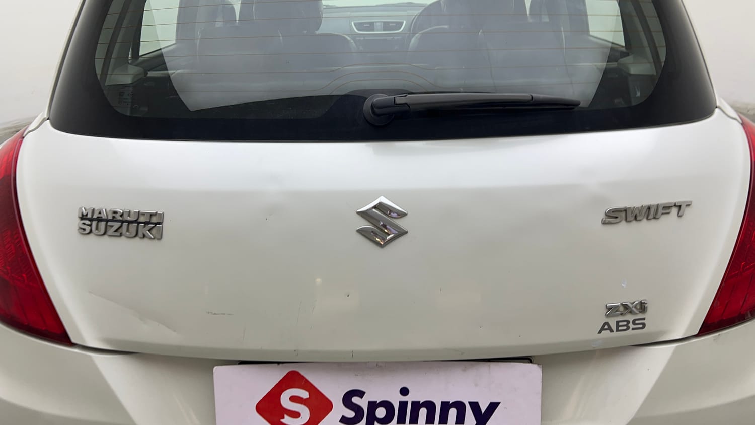 Used 2015 Maruti Suzuki Swift ZXi Petrol Manual dents MINOR DENT