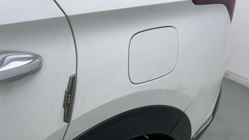 Used 2022 Kia Carens Luxury Plus 1.4 Petrol 7 STR Petrol Manual dents MINOR SCRATCH