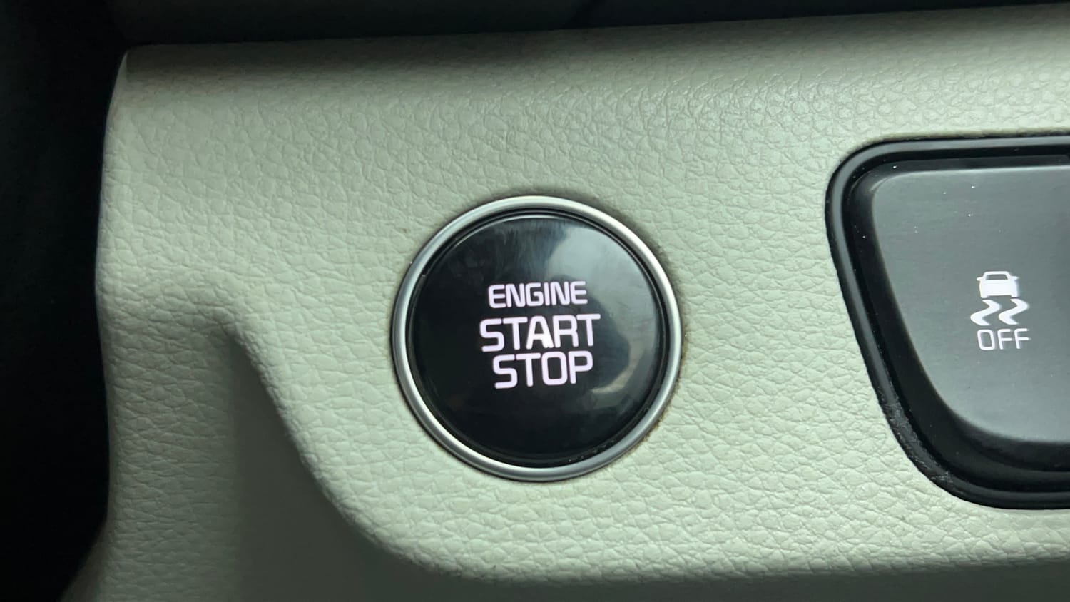 Used 2022 kia Seltos HTX 1.5 IVT Petrol Automatic top_features Keyless start