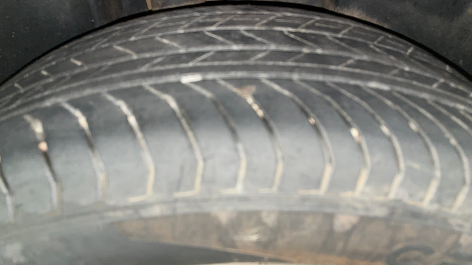 Used 2024 Skoda Kushaq Style 1.0L TSI AT Petrol Automatic tyres RIGHT REAR TYRE TREAD VIEW
