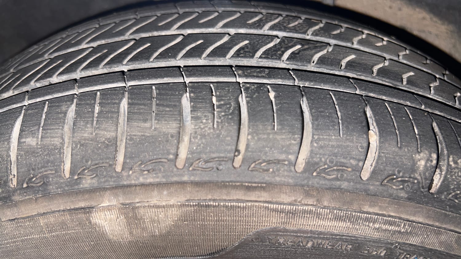 Used 2025 Hyundai Grand i10 Nios Asta 1.2 Kappa AMT Petrol Automatic tyres RIGHT REAR TYRE TREAD VIEW