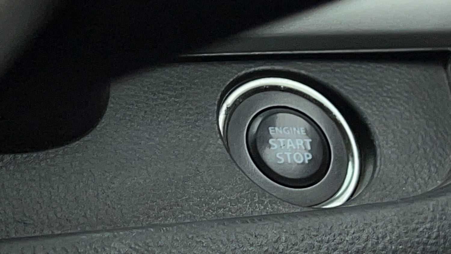 Used 2015 Maruti Suzuki Swift ZXi Petrol Manual top_features Keyless start