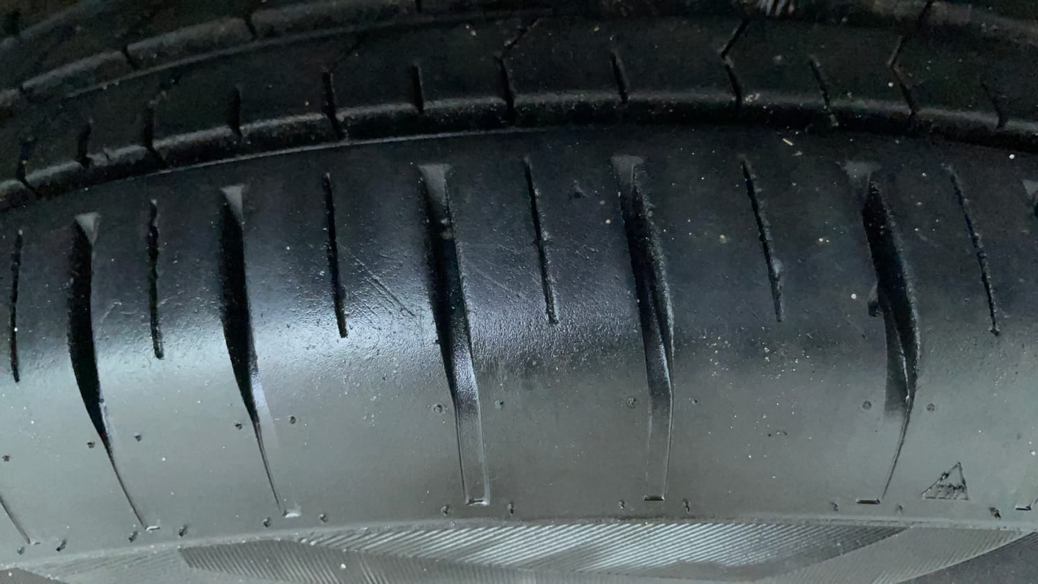 Used 2024 Maruti Suzuki Baleno Delta AGS Petrol Automatic tyres RIGHT FRONT TYRE TREAD VIEW