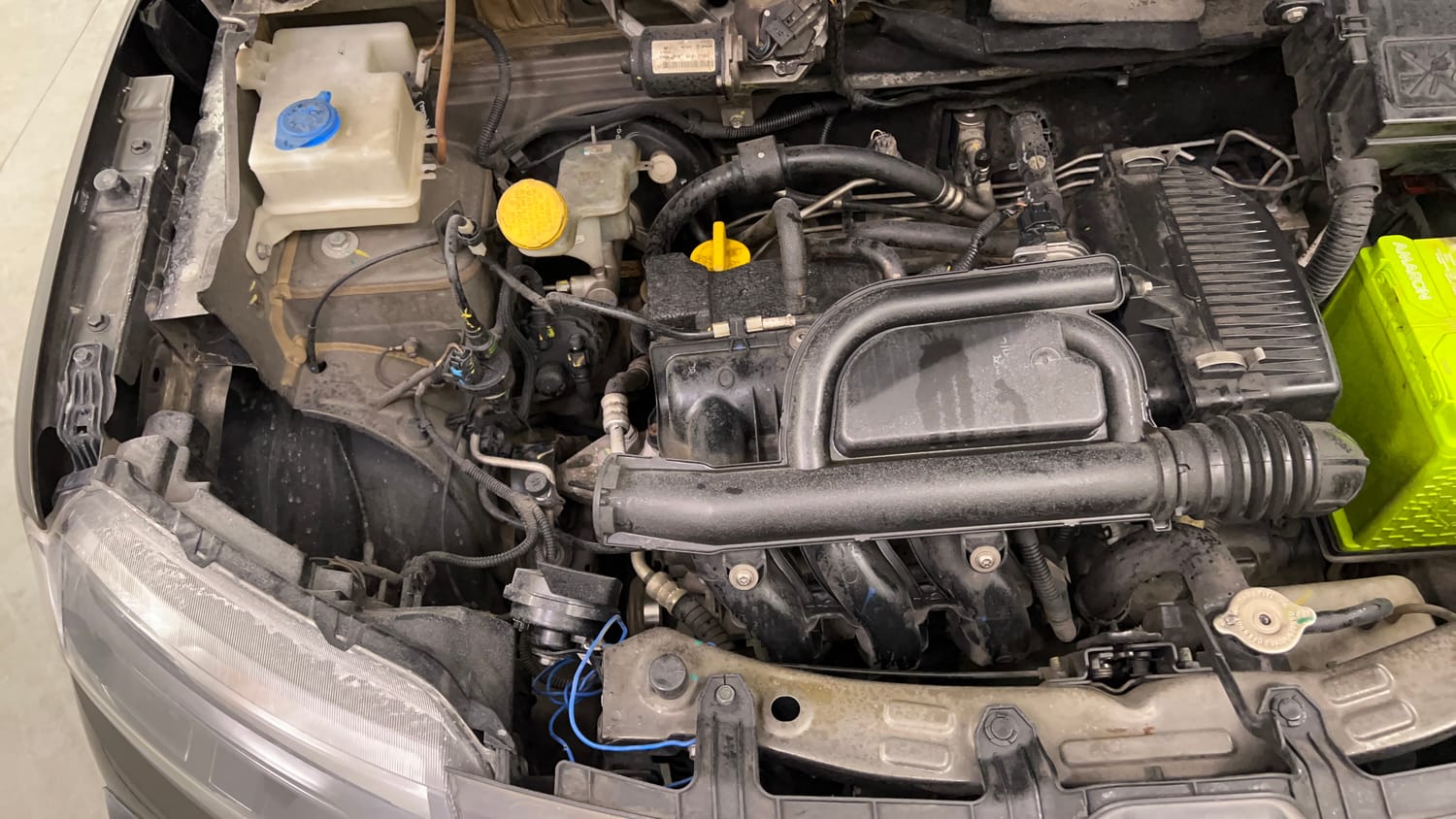 Used 2021 Renault Kwid CLIMBER 1.0 (O) Petrol Manual engine ENGINE RIGHT SIDE VIEW