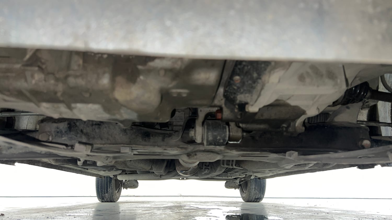 Used 2014 Honda Amaze 1.2 EX i-VTEC Petrol Manual extra FRONT LEFT UNDERBODY VIEW