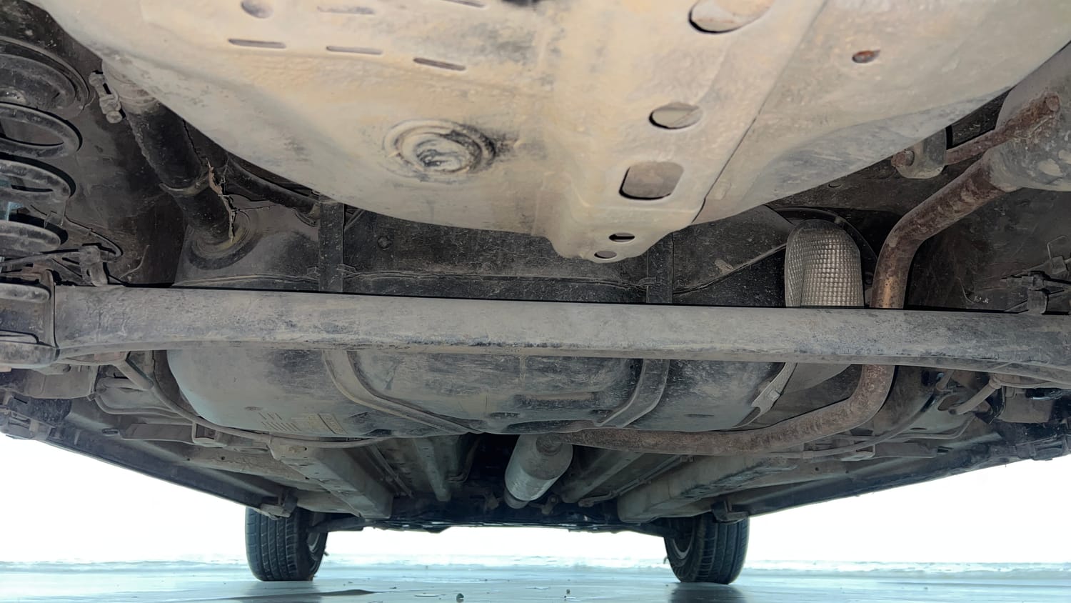 Used 2014 Maruti Suzuki Swift ZXi Petrol Manual extra REAR UNDERBODY VIEW (TAKEN FROM REAR)