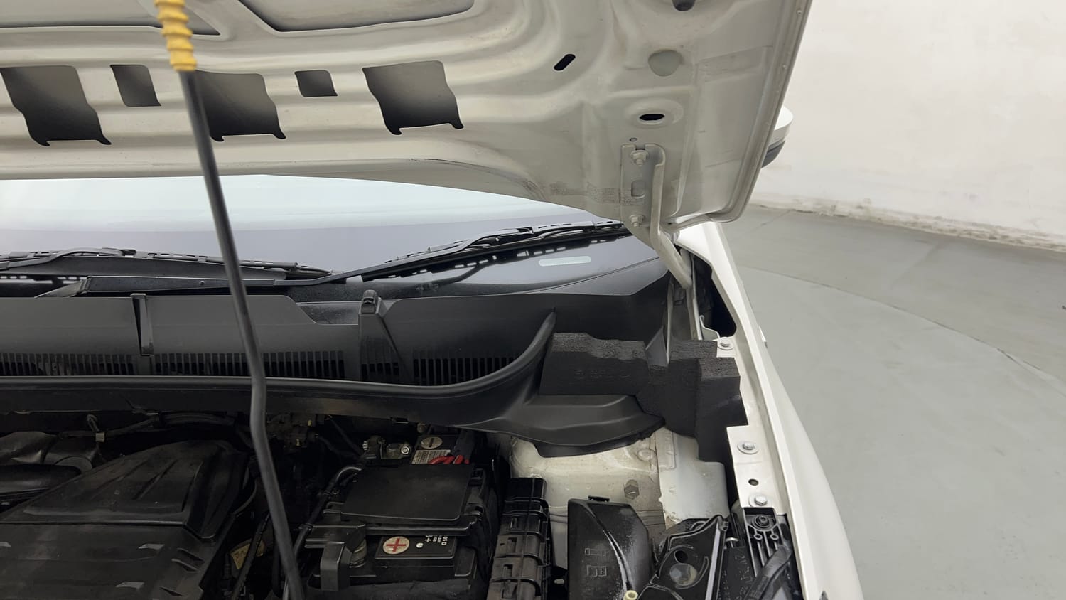 Used 2023 Skoda Kushaq Ambition 1.0L TSI MT Petrol Manual engine ENGINE LEFT SIDE HINGE & APRON VIEW
