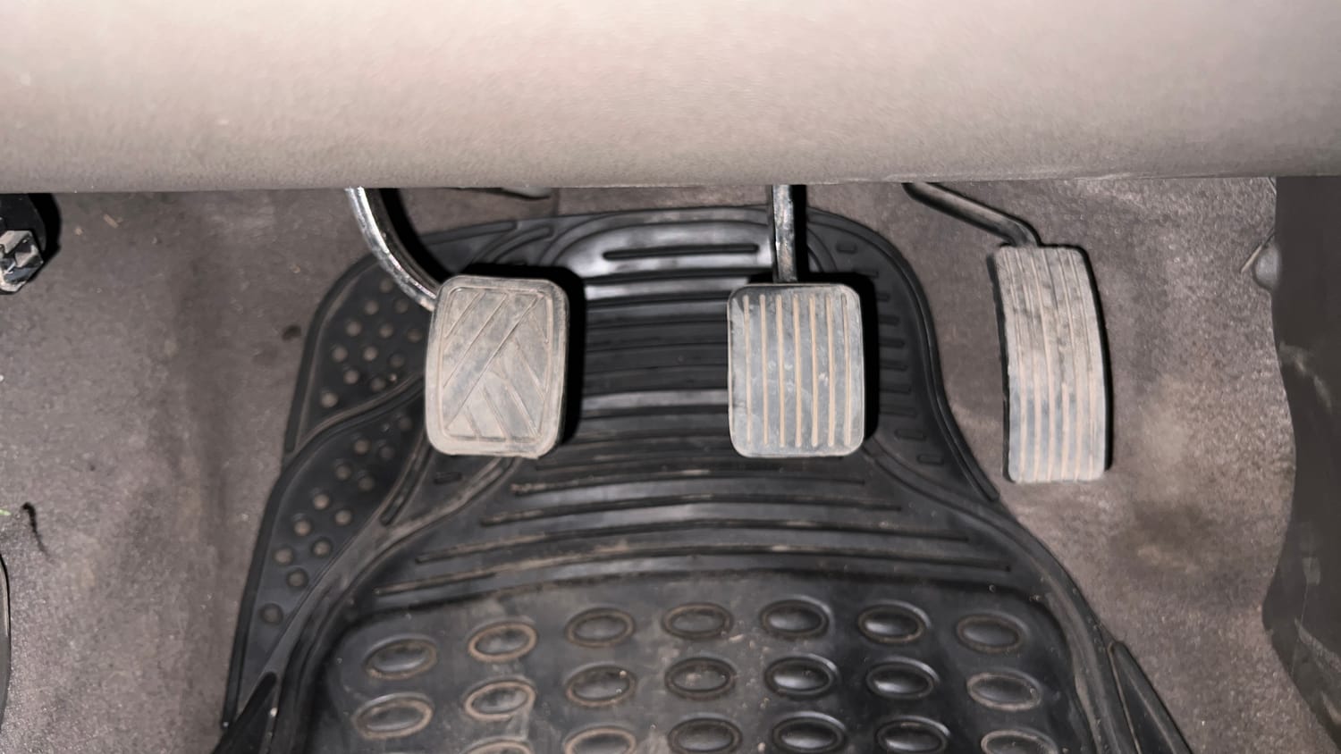 Used 2013 Hyundai i10 Sportz 1.2 Kappa2 Petrol Manual interior PEDALS VIEW