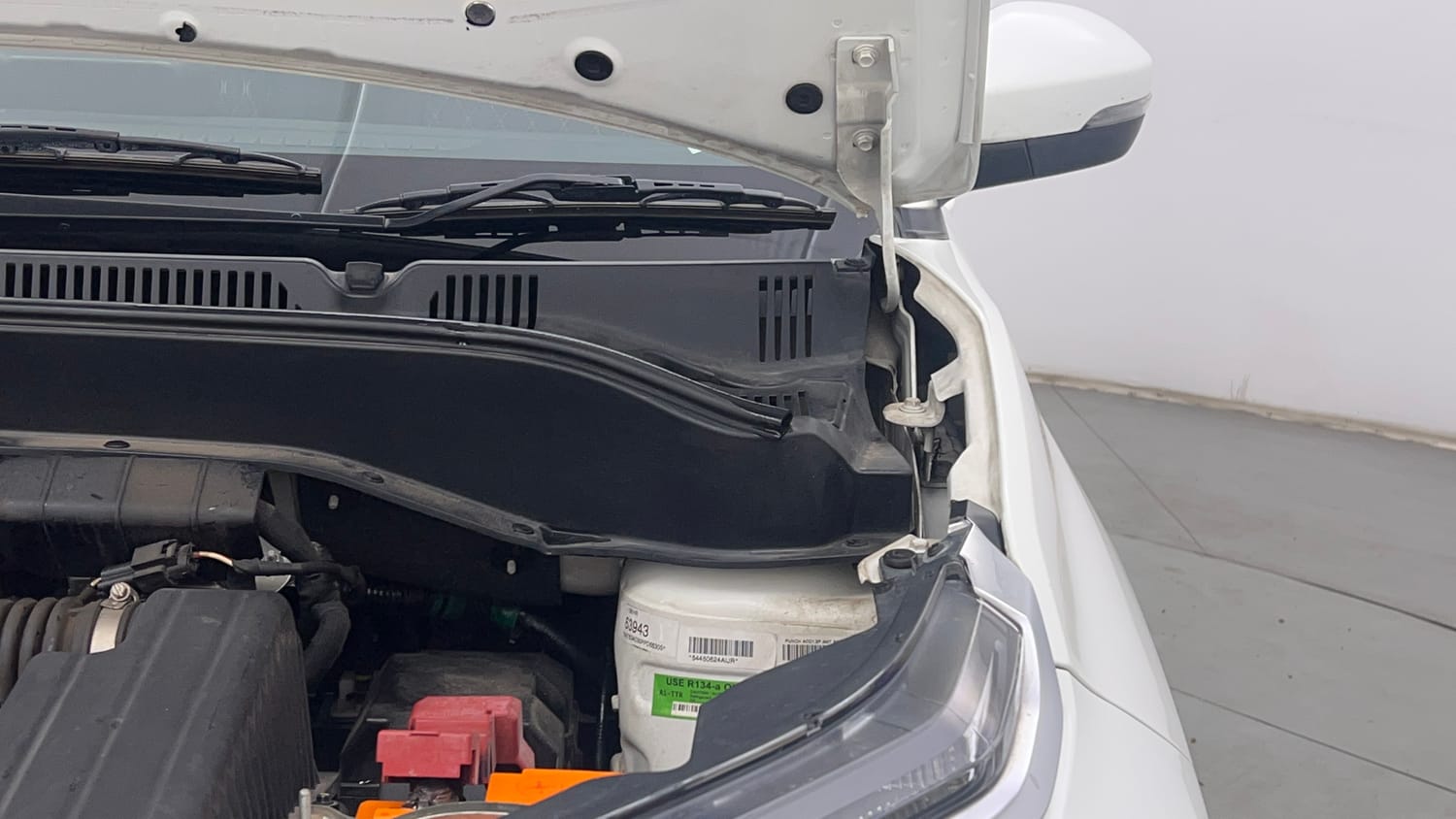 Used 2023 Tata Punch Accomplished AMT Petrol Automatic engine ENGINE LEFT SIDE HINGE & APRON VIEW