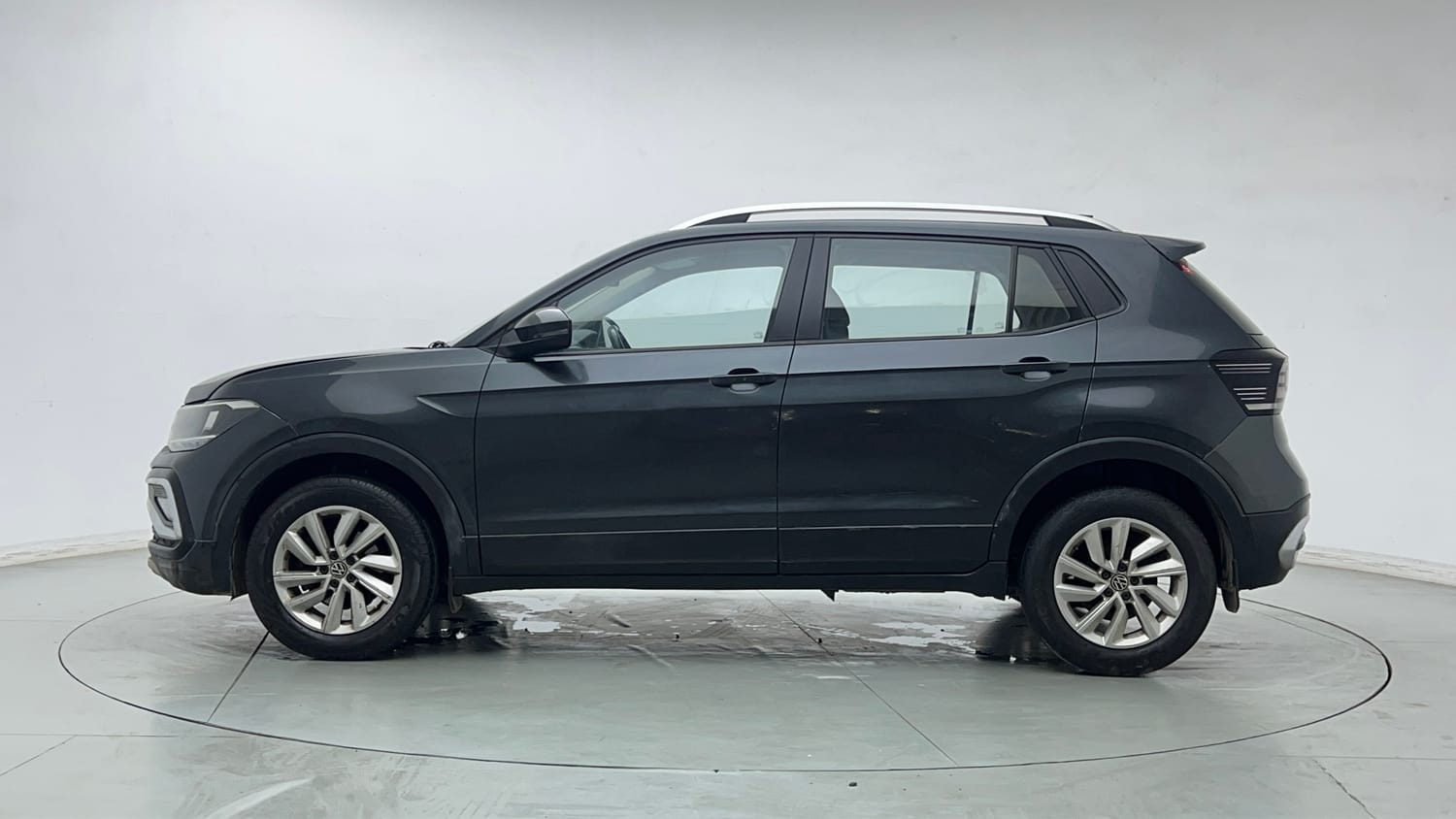 Used 2022 Volkswagen Taigun Highline 1.0 TSI MT Petrol Manual exterior LEFT SIDE VIEW