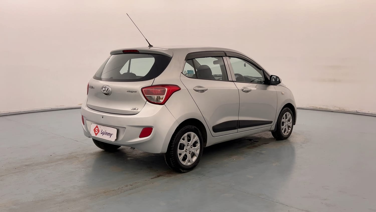 Used 2015 Hyundai Grand i10 Magna 1.2 Kappa VTVT Petrol Manual exterior RIGHT REAR CORNER VIEW