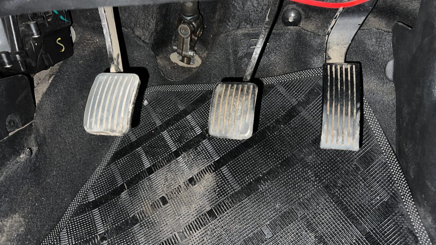 Used 2015 Hyundai Grand i10 Magna 1.2 Kappa VTVT Petrol Manual interior PEDALS VIEW