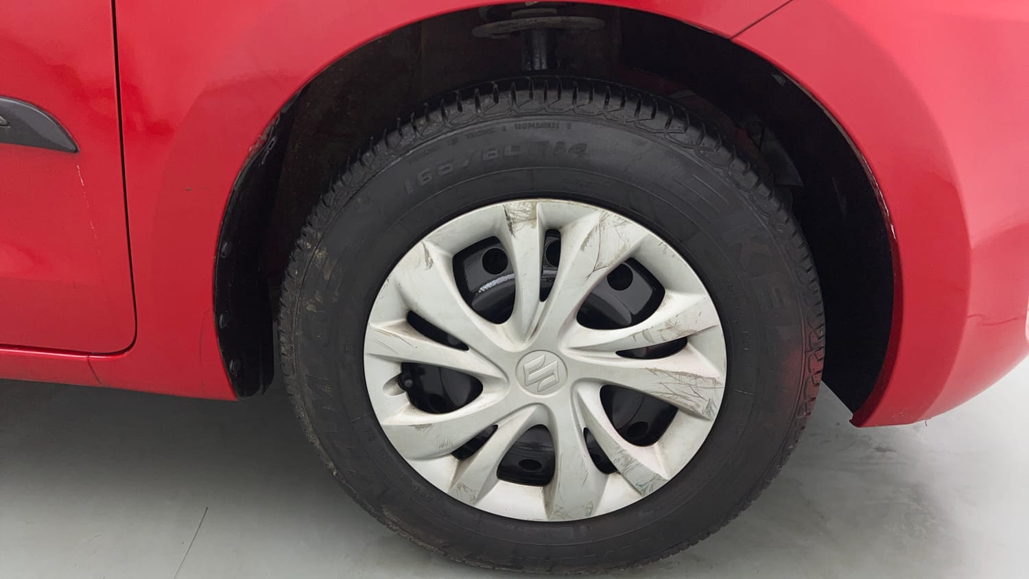 Used 2018 Maruti Suzuki Swift VXi Petrol Manual tyres RIGHT FRONT TYRE RIM VIEW