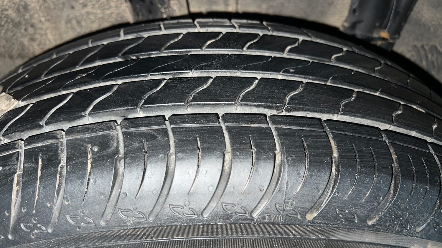 Used 2024 Nissan Magnite XE Petrol Manual tyres RIGHT REAR TYRE TREAD VIEW
