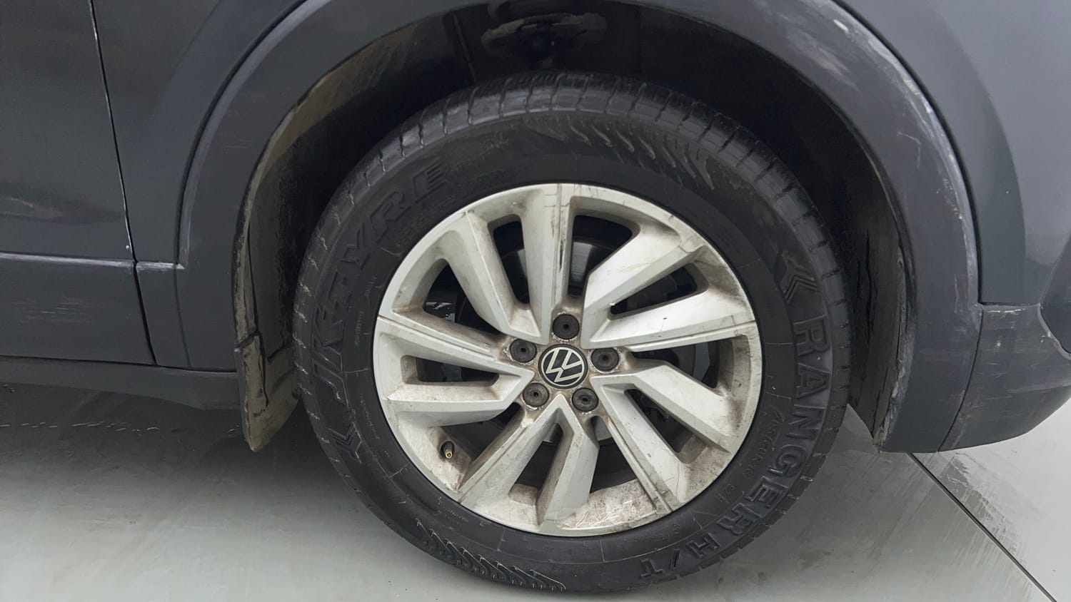 Used 2022 Volkswagen Taigun Highline 1.0 TSI MT Petrol Manual tyres RIGHT FRONT TYRE RIM VIEW
