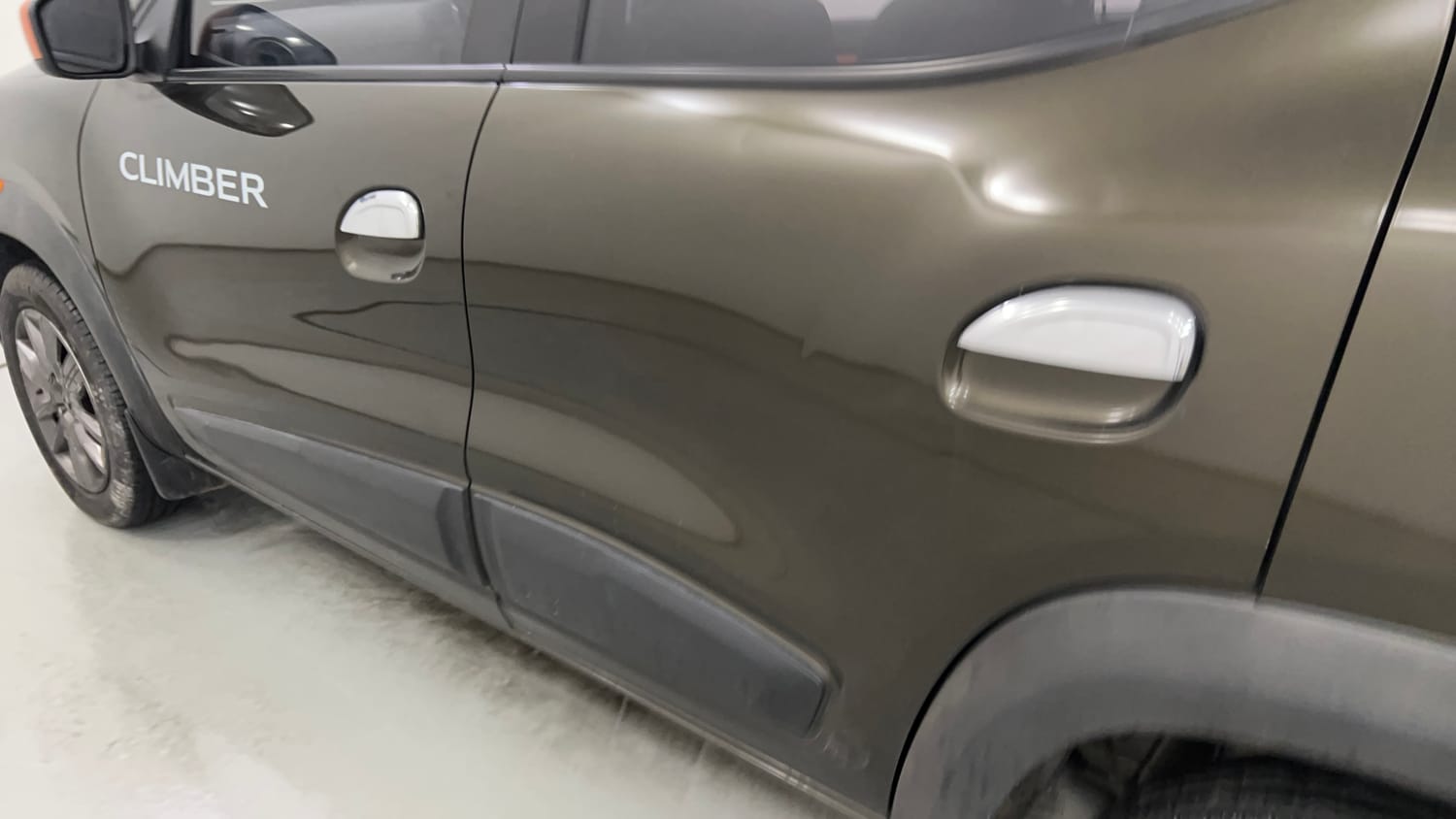 Used 2021 Renault Kwid CLIMBER 1.0 (O) Petrol Manual dents MINOR SCRATCH