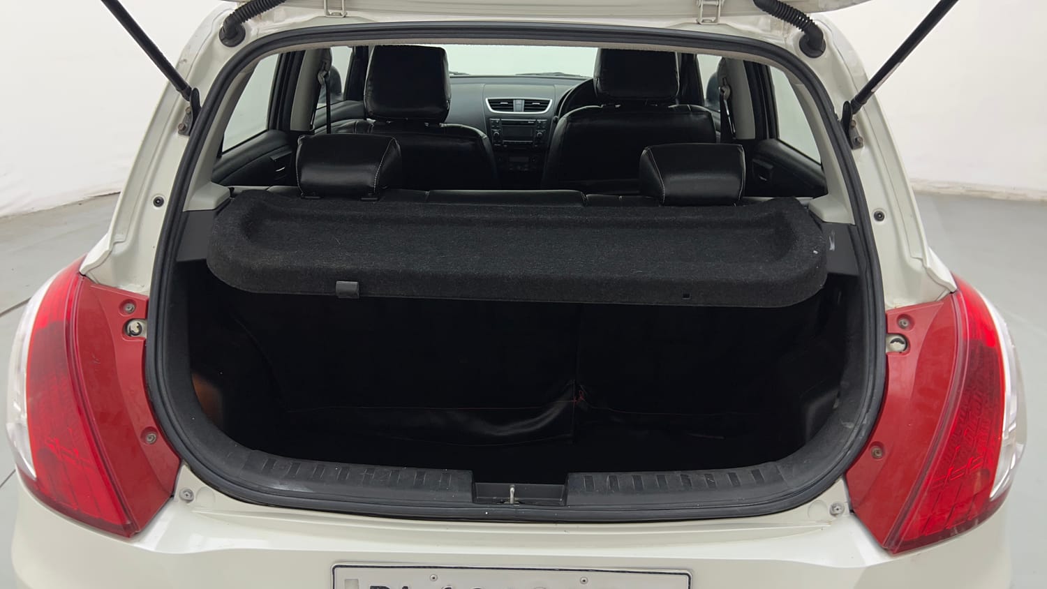 Used 2015 Maruti Suzuki Swift ZXi Petrol Manual interior DICKY INSIDE VIEW