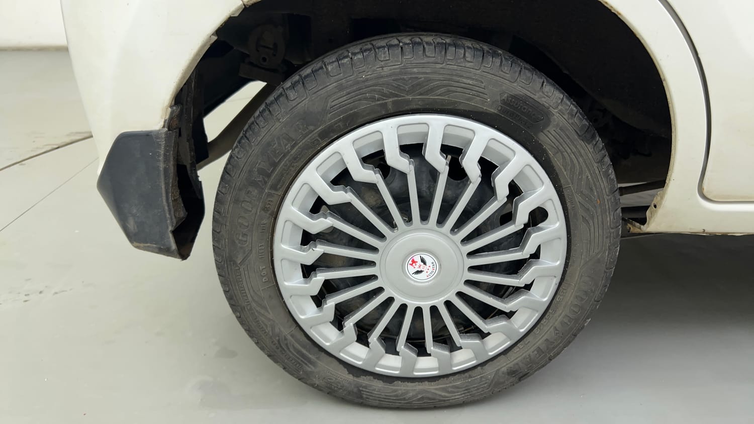 Used 2017 maruti-suzuki Alto K10 VXi (O) AMT Petrol Automatic tyres RIGHT REAR TYRE RIM VIEW