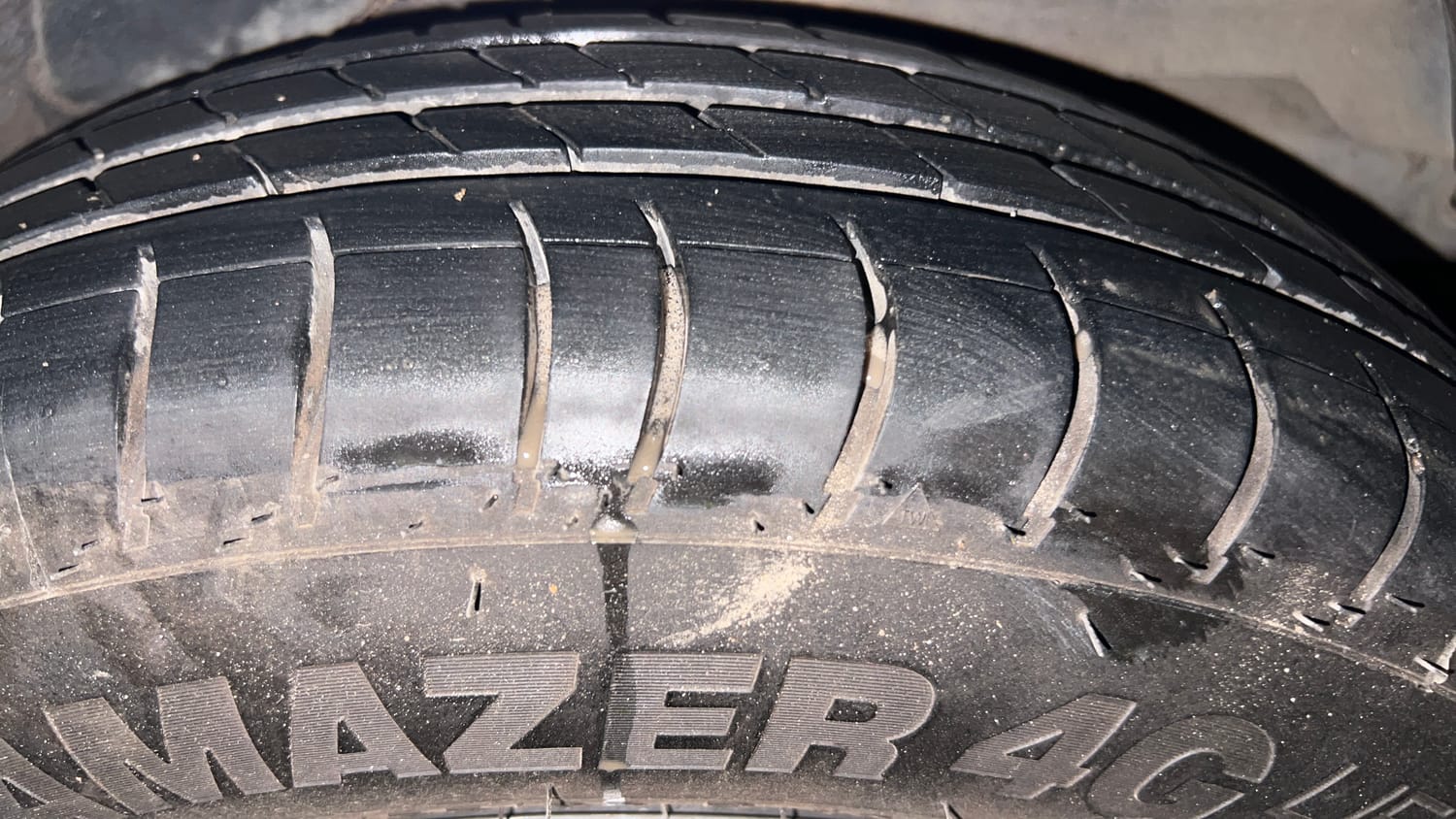 Used 2013 Hyundai i10 Sportz 1.2 Kappa2 Petrol Manual tyres LEFT REAR TYRE TREAD VIEW