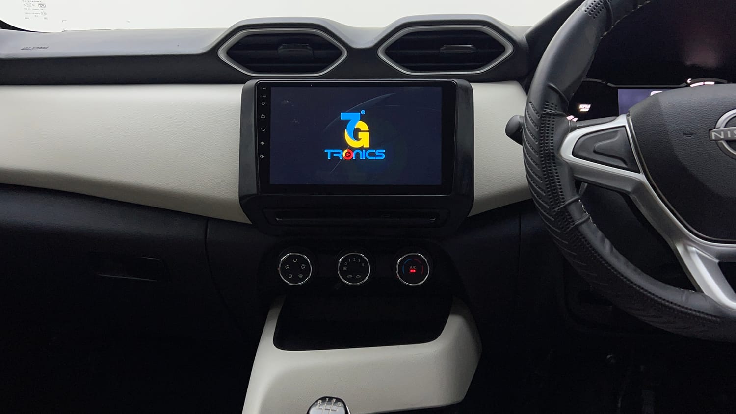 Used 2024 Nissan Magnite XE Petrol Manual interior MUSIC SYSTEM & AC CONTROL VIEW