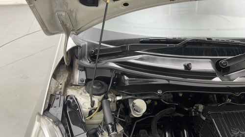 Used 2014 Maruti Suzuki Swift ZXi Petrol Manual engine ENGINE RIGHT SIDE HINGE & APRON VIEW