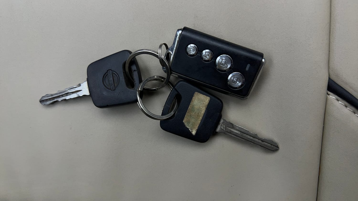 Used 2024 Nissan Magnite XE Petrol Manual extra CAR KEY VIEW