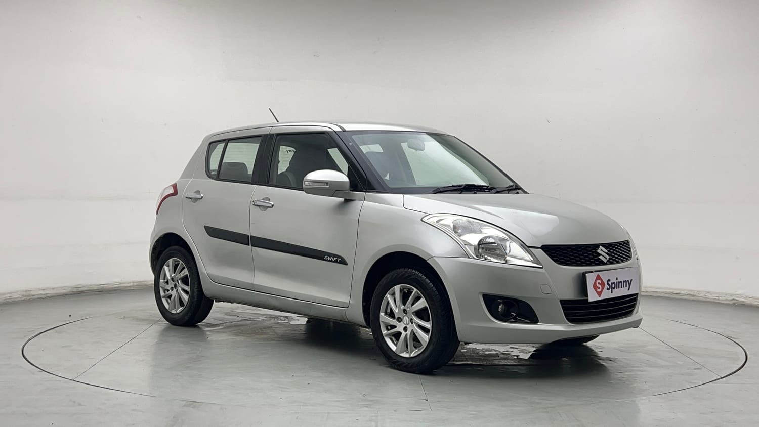 Used 2014 Maruti Suzuki Swift ZXi Petrol Manual exterior RIGHT FRONT CORNER VIEW