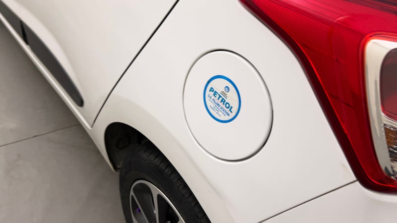 Used 2017 Hyundai Grand i10 Sportz (O) AT 1.2 Kappa VTVT Petrol Automatic dents MINOR DENT