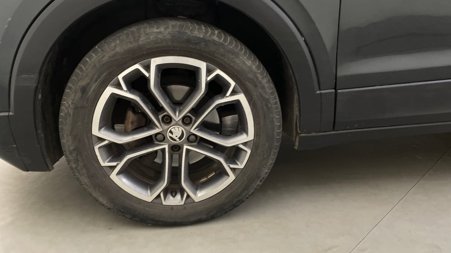 Used 2024 Skoda Kushaq Style 1.0L TSI AT Petrol Automatic tyres LEFT FRONT TYRE RIM VIEW
