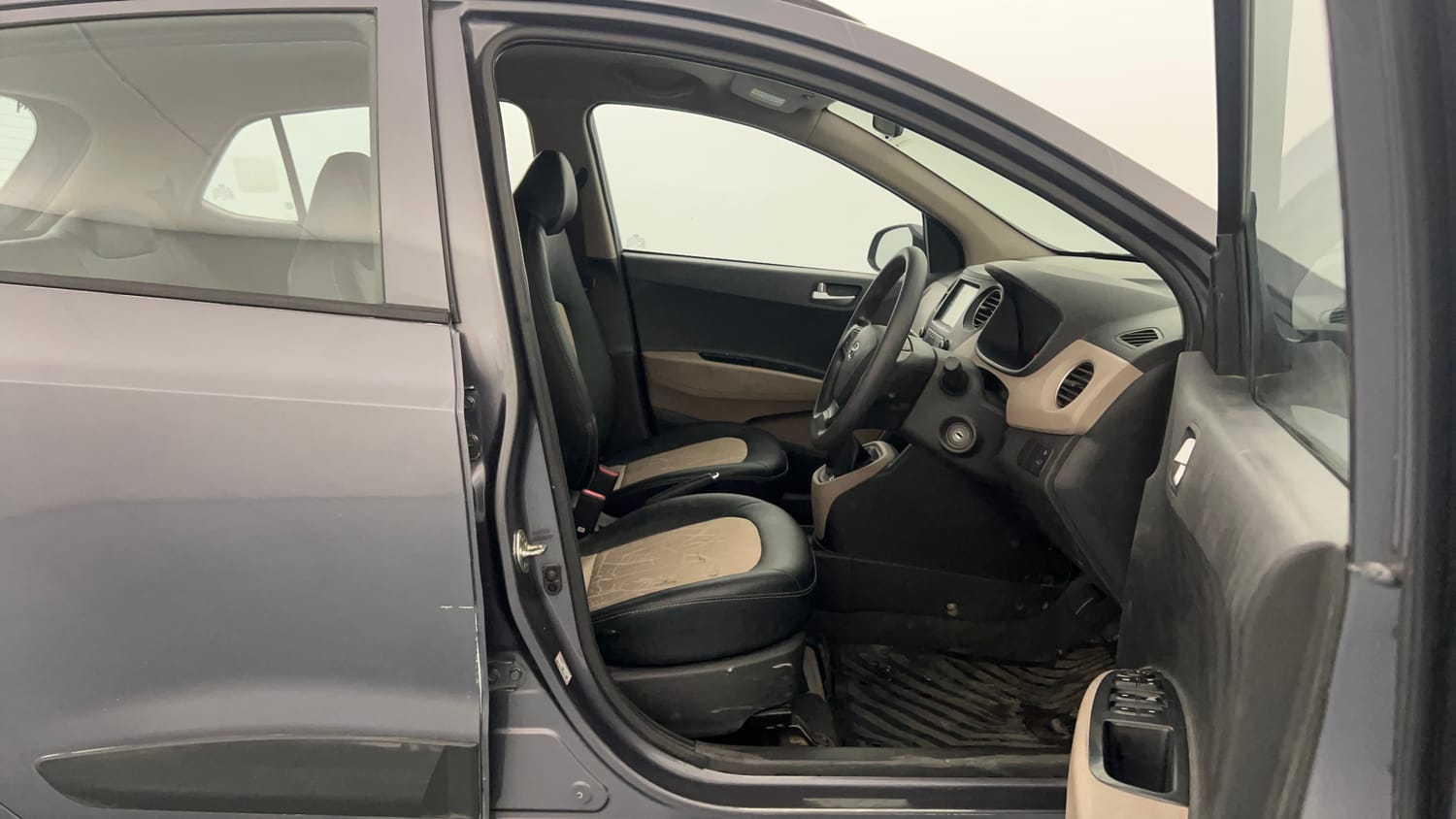 Used 2019 Hyundai Grand i10 Sportz 1.2 Kappa VTVT Petrol Manual interior RIGHT SIDE FRONT DOOR CABIN VIEW