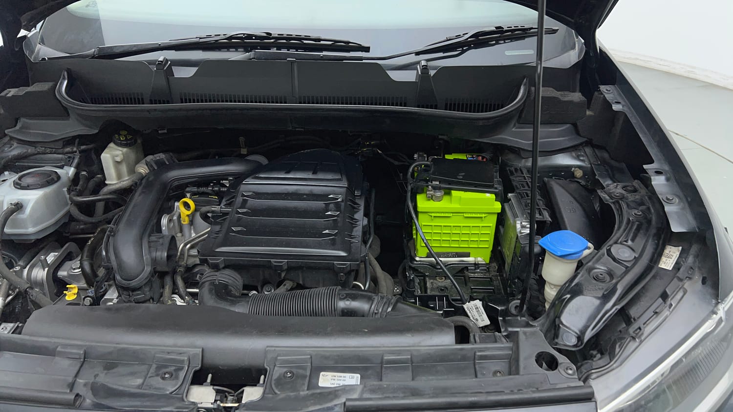 Used 2022 Volkswagen Taigun Highline 1.0 TSI MT Petrol Manual engine ENGINE LEFT SIDE VIEW